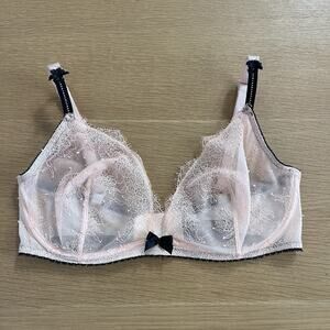 Women's Victoria's Secret Very Sexy Unlined Plunge Lace Bra